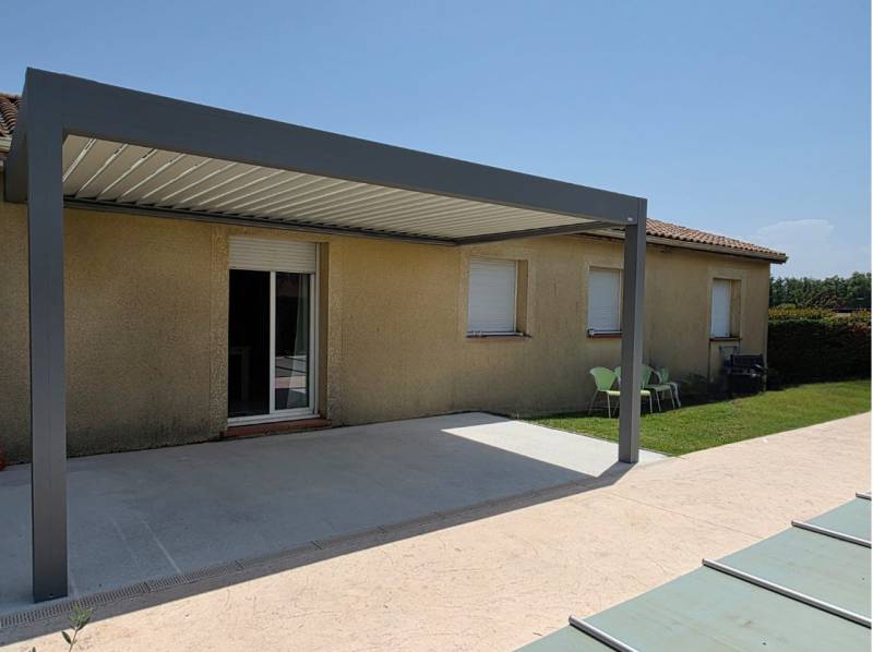Pergola bioclimatique 5x3m adossée sur 2 poteaux Toulouse et sa région