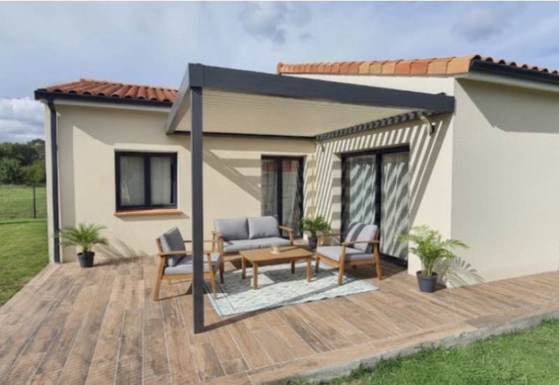 installateur pergola bioclimatique sur mesure posée en angle sur un poteau devis tarif Toulouse